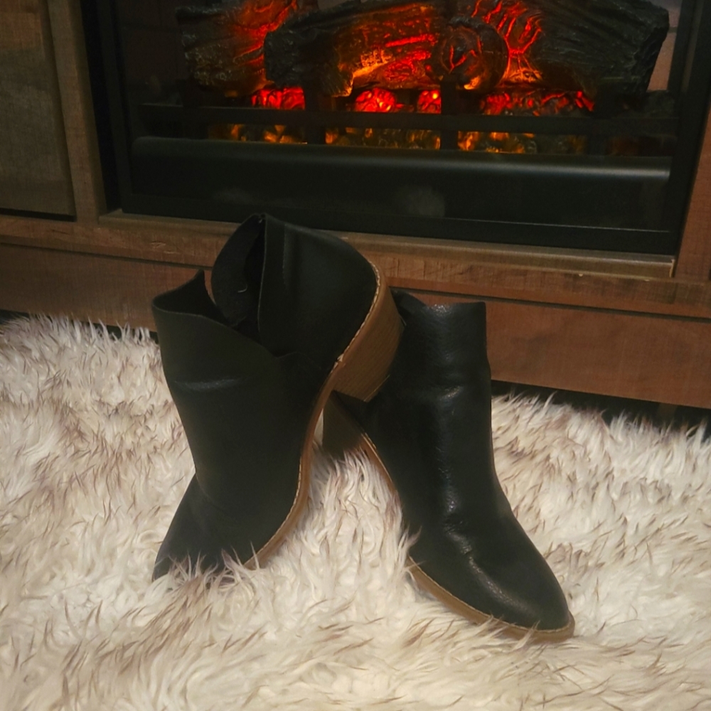Black Boots